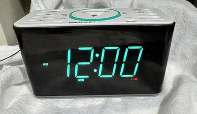 Emerson Radio ER100401 Smartset 15Watt Ultra Fast Wireless Charging Dual Alarm - Image 1 of 3