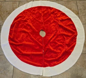 Falda Árbol de Navidad-Roja con Borde de Piel Sintética Blanca-46 pulgadas de Diámetro - Imagen 1 de 4