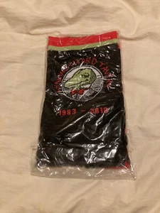 Winking Lizard Tavern Scarf 1983-2018 Great Lakes Brewing Strong Black Sealed - Picture 1 of 3