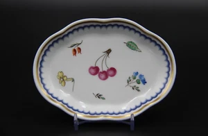 RICHARD GINORI Porcelain Italian Fruits Pattern 4" Scalloped Tray Made in Italy - Picture 1 of 3