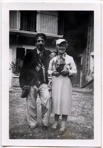 Couple homme femme déguisement - photo ancienne an. 1953 - Picture 1 of 1