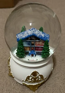 Taylor Swift Lover House Snow Globe w/ Box - Brand New in Box - Limited Edition - Picture 1 of 5