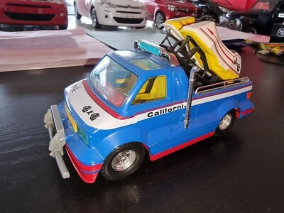 1:24 BURAGO 0157 VAN  California  - Immagine 1 di 4
