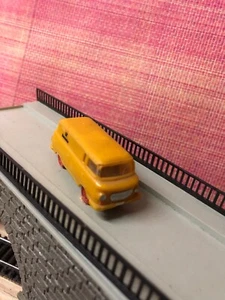 B1000 Bus mit Lautsprecher für Durchsagen für Spur H0 - Bild 1 von 4