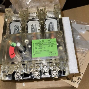 N6. 100. =. 100 DISCONNECT. SWITCH. MOELLER   NO BOX - Picture 1 of 1
