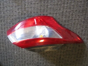 USED OEM 12 - 14 Ford Focus Sedan Driver Side Tail Light Assembly - Bild 1 von 2