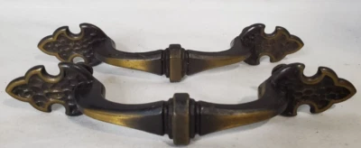2 tiradores de manija de cajón de latón fundido vintage de 5,25" de longitud 3,5"" en el centro con tornillos Foto 1 de 4