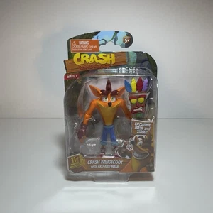 Crash Bandicoot 4.5” Action Figure Wave 1 Crash with Aku Aku Mask - Picture 1 of 9