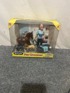 Breyer 2018 Pet Groomer 62029 nuovo con scatola - Foto 1 di 10