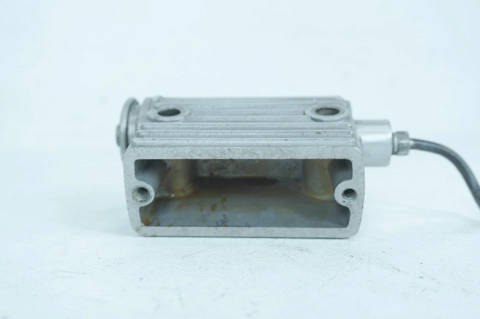 Harley Sportster XLH1100 Liberty 1986 OEM depósito de cilindro maestro de freno trasero Foto 1 de 4