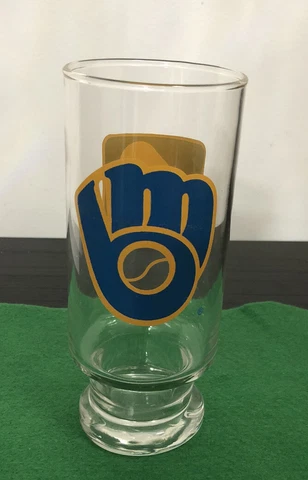 Vintage  MILWAUKEE BREWERS 16oz. Glass Cover