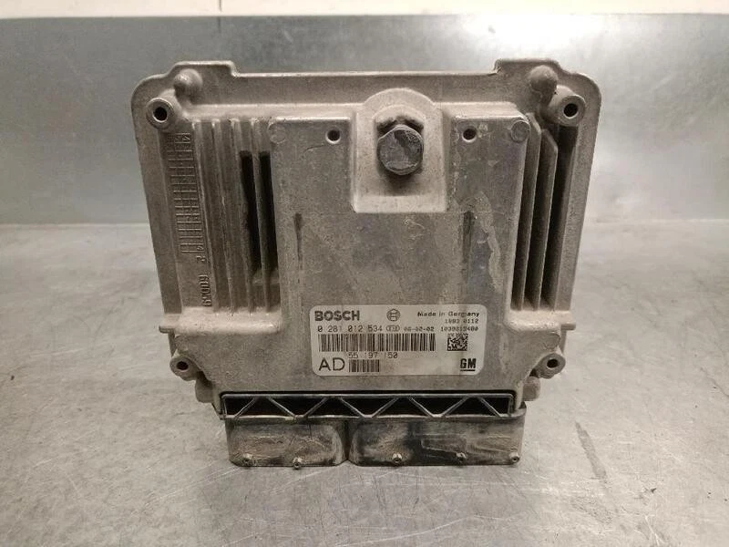 55197150 centralina motore per OPEL VECTRA C STATION WAGON (Z02) 1.9 5306514 - Immagine 1 di 4