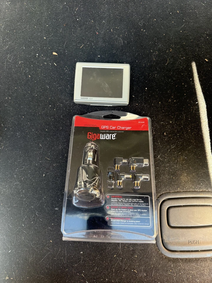 Garmin Nuvi 360 GPS Bundle With USB Charger And Case Car Navigation Device hj27 - Image 1 of 4