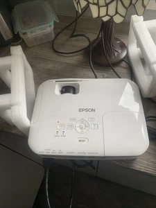 Projecteur LCD EPSON EB-S11 H436B - Full HD 1080 sans ampoule - Photo 1/2
