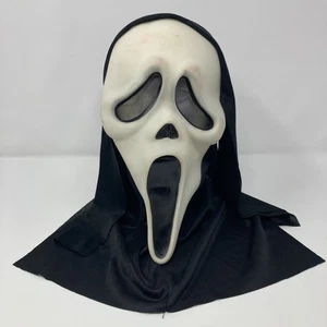 Scream Jan/March 2010 Ghost Face Mask EU GhostFace Fun World Scream 4 Glow - Picture 1 of 8