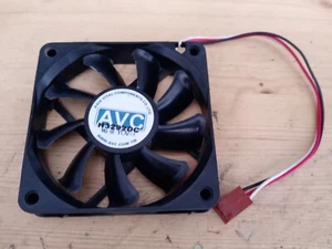 VENTILATEUR AVC ( 70 X 70 X 10 ) / 12V 0.4A / F7015B12UY - Photo 1/3