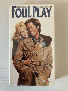 Foul Play 1979 - VHS, 1990 - Chevy Chase Goldie Hawn New Sealed with Watermark - Imagen 1 de 8