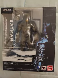 Figura de acción de Batman de S.H.Figuarts Injustice Gods Among Us. ¡Nuevo! - Imagen 1 de 9