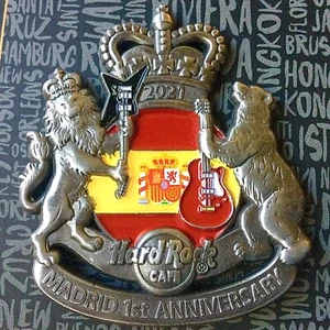 PIN HARD ROCK CAFE MADRID 2021 PRIMER ANIVERSARIO REAL LEÓN Y OSO BANDERA DE ESPAÑA - Imagen 1 de 3