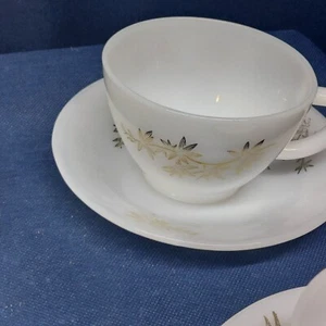 Vintage 1959 Federal Glass White Milkglass Golden Glory 4 Sets Cups/Saucers USA - Picture 1 of 5