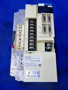 NIIGATA SERVO DRIVE MITSUBISHI MR-J2S-500B-PD030 INYECCIÓN PLÁSTICO - Imagen 1 de 7