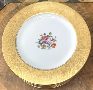 ROYAL BAVARIAN Set of 4 Dinner Plates 10.75" Hutschenreuther Heavy Gold Rim - Picture 1 of 8