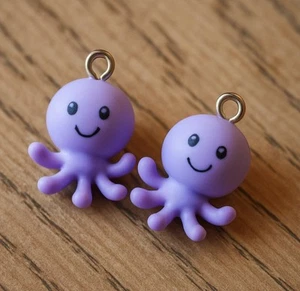 X 2 jolies petites breloques ou pendentif - pieuvre - 2 x 1.5 cm. - Picture 1 of 1
