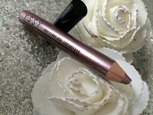 YSSY 1 CRAYON STAR GLITTER JUMBO YEUX EYELINER ET PAUPIERES ROSE LILAS pailleté - Picture 1 of 2