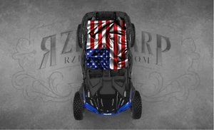 2 SEAT UNIVERSAL ROOF Fits POLARIS RZR CAN-AM YAMAHA AMERICAN FLAG WRAP DECAL - Foto 1 di 1