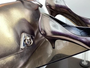 BANDOLINO ITALIEN SILBERFARBEN GRÖSSE 9M 2" ABSATZ & UNBENANNTER UMSCHLAG HANDTASCHE MIT RIEMEN - Bild 1 von 18