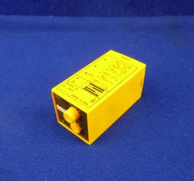Selectron Lyss Ag Time Relay Rzab / RZAB30/11 Pin/250V/5A - Image 1 of 4