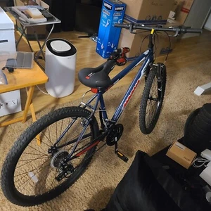 Dynacraft Magna Echo Ridge Mountain Bike w Custom Seat- Blue - Missing a peddle. - Picture 1 of 5