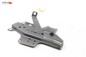 2022 - 2024 NISSAN PATHFINDER FRONT LEFT SIDE FENDER MOUNT SUPPORT BRACKET OEM - Picture 1 of 7