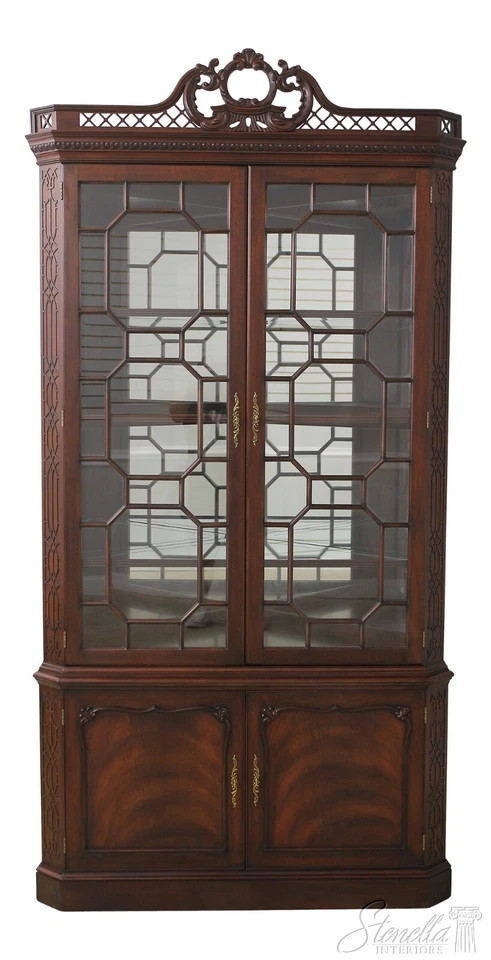 56561EC: HENKEL HARRIS Gabinete de China Esquinero Grande de Caoba Foto 1 de 4