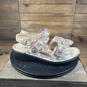 Finn bequeme bequeme Damen-Sandalen Größe 39 US 8,5 Barbuda Blumenmuster mehrfarbig - Bild 1 von 10