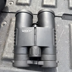 Tasco Sierra Binoculars 10 x 42 Waterproof Fogproof FOV 304FT Plus Bonus 10X25 - Picture 1 of 3