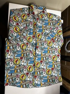 Buc-ees Hawaiian Shirt Men’s LARGE Button-up "Surfs Up" Hawaiian All Over Print - Picture 1 of 3