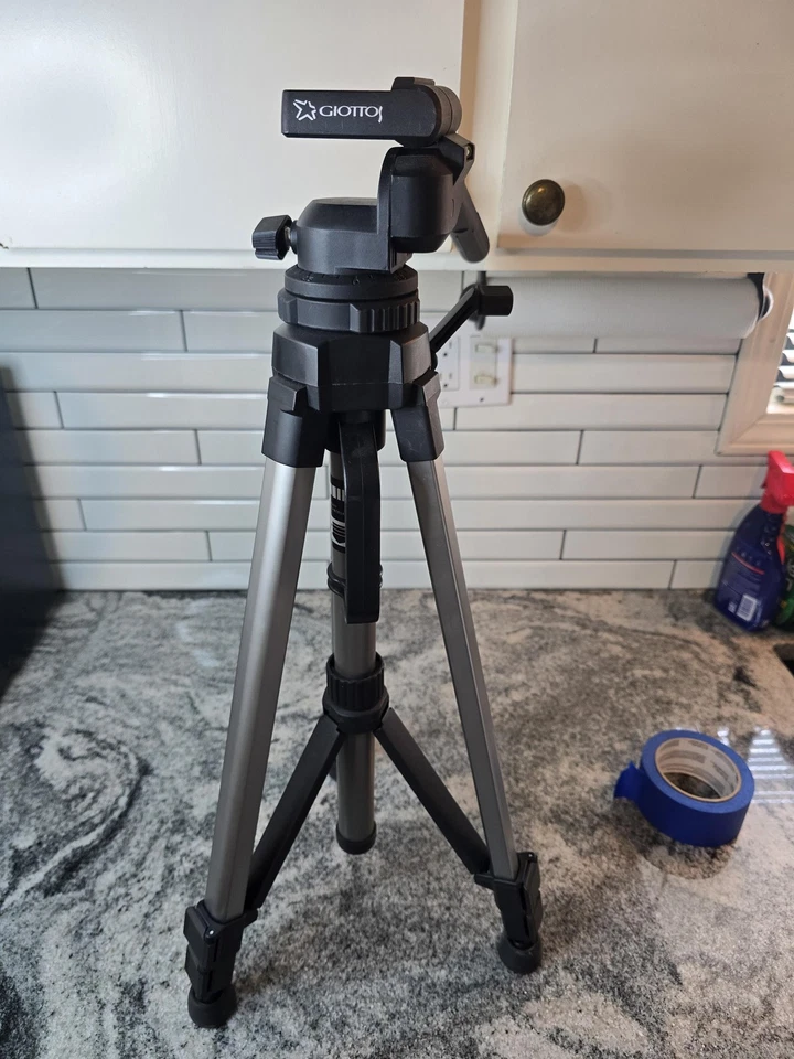 Giottos IY-332 Professional Video Photo Tripod Air Cushion Column Heavy Duty - Image 1 of 4