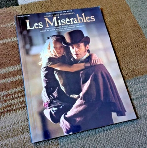 Les Miserables Selezioni Film Pianoforte Spartiti Chitarra Accordi 16 Canzoni Libro - Foto 1 di 3