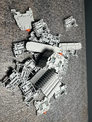 20 pcs ABB 1SNK506310R0000 ZS4-S-R1 TERMINAL BLOCKS  + EXTRAS - Image 1 of 2