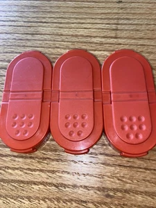 3 x Konvolut Vintage Tupperware Modular Mates 1844 Gewürzstreuer ovale Dichtungen/Deckel ROT - Bild 1 von 2