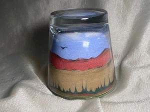 Südwesten bemalter Himmel Wüstensand Glas Briefbeschwerer geschichtet Sand Kunst Szene - Bild 1 von 8