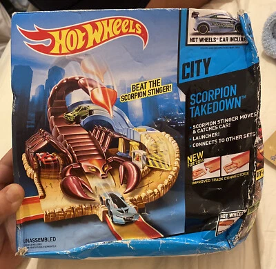 Hot Wheels City Scorpion Takedown Playset Brand New Just Box Damage Htf 2014 - Image 1 of 4