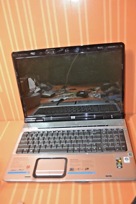 Portátil HP Pavilion DV9000 17" AMD 64 Turion 2X, sin RAM, HDD, batería ni cargador Foto 1 de 4