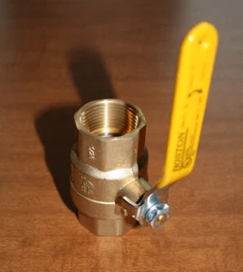 1-1/4" FNPT Full Port Ball Valve - Picture 1 of 1