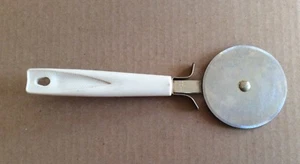 Cortador de pizza vintage Ekco EE. UU. mango de plástico cortador de ruedas 8"" L - Imagen 1 de 7
