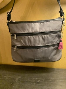 Bolso Bandolera The Sak Esperato Nylon Triple Cremallera Nylon Informal Borla - Imagen 1 de 16
