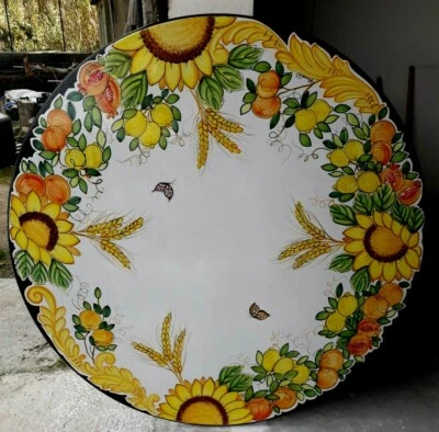 Tavolo in pietra lavica dipinto a mano. - Immagine 1 di 4