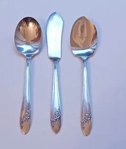 Oneida QUEEN BESS ll 1946 Silver Plate Butter Knife, Sugar Spoon, & Jelly Server - Picture 1 of 8