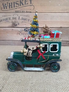 Christmas Black & Green coloured vintage style decorative tin car - Picture 1 of 14